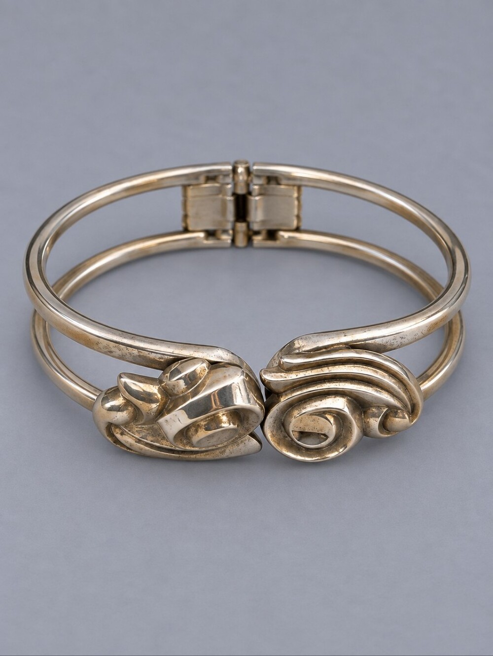 Vintage Silvertone Swirl Hinged Clamper Cuff Bracelet